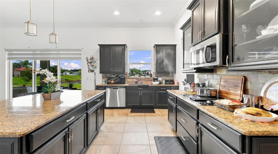 Kissimmee, Florida 34746, 4 Bedroom Bedrooms, ,3 Bathroombathrooms,Residential,For Sale,Silver Fin,0,Mfrv4951512