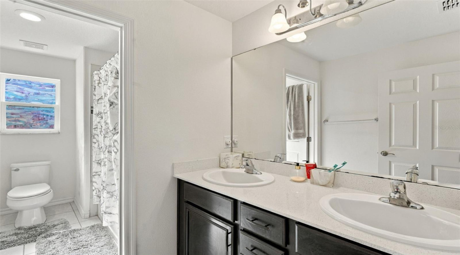 Kissimmee, Florida 34746, 4 Bedroom Bedrooms, ,3 Bathroombathrooms,Residential,For Sale,Silver Fin,0,Mfrv4951512