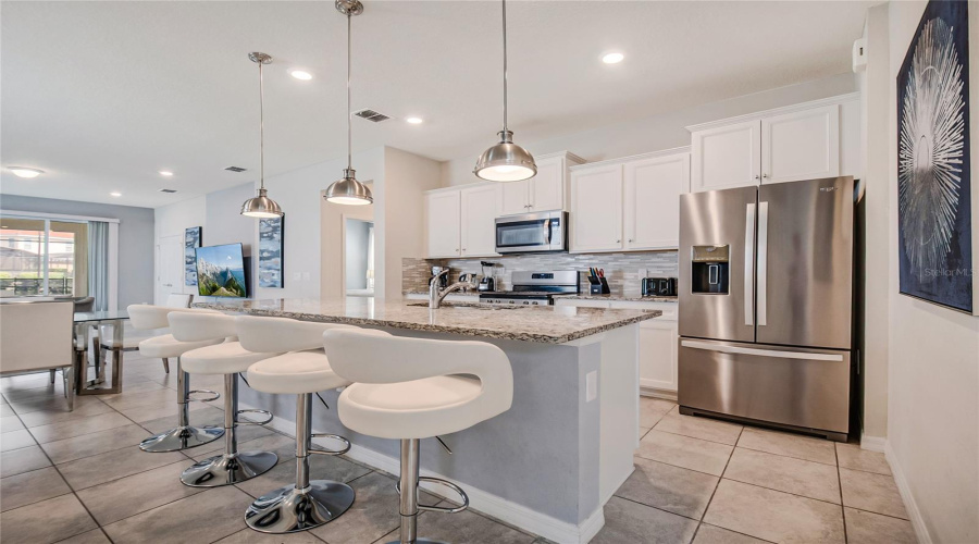 Davenport, Florida 33837, 7 Bedroom Bedrooms, ,4 Bathroombathrooms,Residential,For Sale,Oakmoss,0,Mfrs5159509