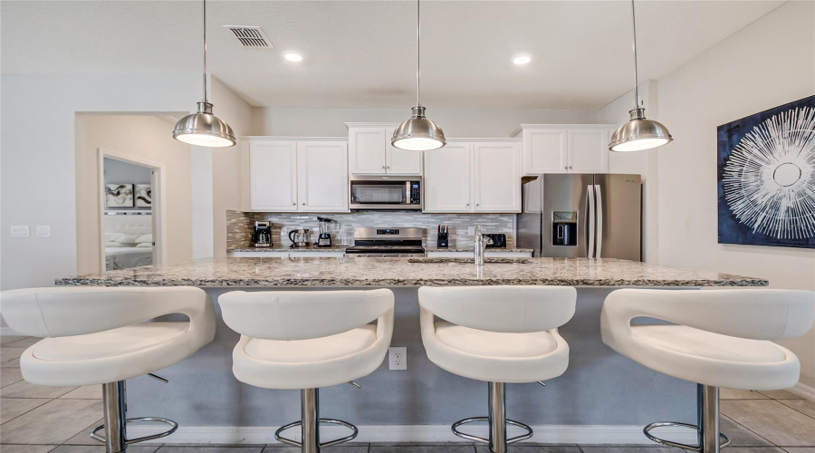 Davenport, Florida 33837, 7 Bedroom Bedrooms, ,4 Bathroombathrooms,Residential,For Sale,Oakmoss,0,Mfrs5159509