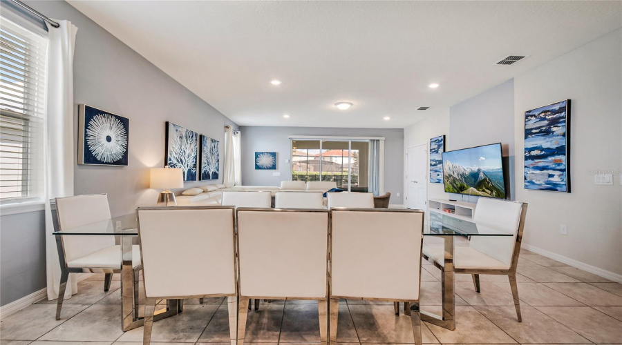 Davenport, Florida 33837, 7 Bedroom Bedrooms, ,4 Bathroombathrooms,Residential,For Sale,Oakmoss,0,Mfrs5159509