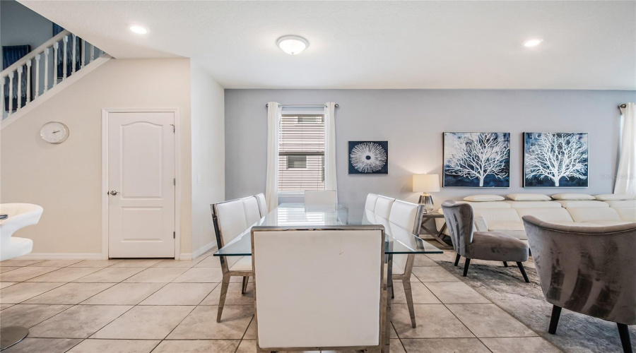 Davenport, Florida 33837, 7 Bedroom Bedrooms, ,4 Bathroombathrooms,Residential,For Sale,Oakmoss,0,Mfrs5159509