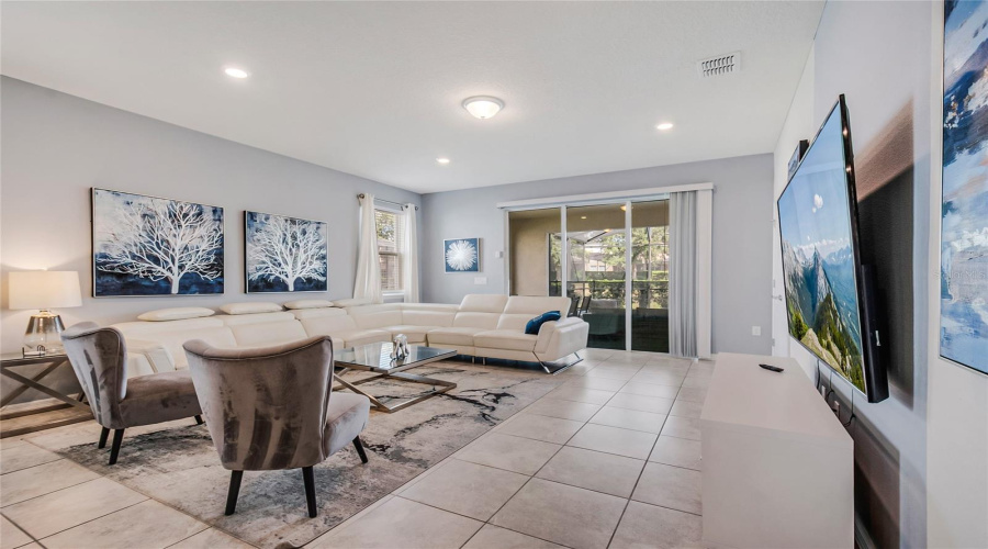 Davenport, Florida 33837, 7 Bedroom Bedrooms, ,4 Bathroombathrooms,Residential,For Sale,Oakmoss,0,Mfrs5159509