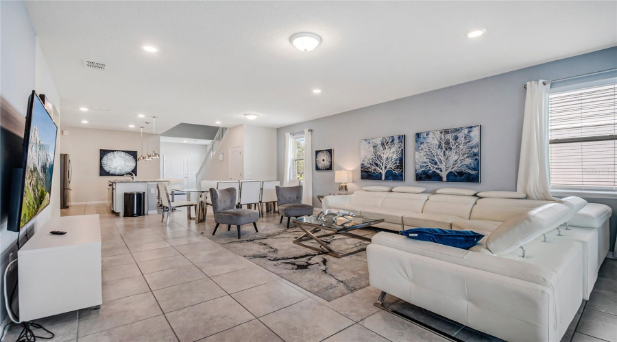 Davenport, Florida 33837, 7 Bedroom Bedrooms, ,4 Bathroombathrooms,Residential,For Sale,Oakmoss,0,Mfrs5159509