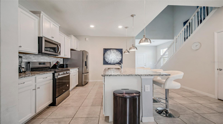 Davenport, Florida 33837, 7 Bedroom Bedrooms, ,4 Bathroombathrooms,Residential,For Sale,Oakmoss,0,Mfrs5159509