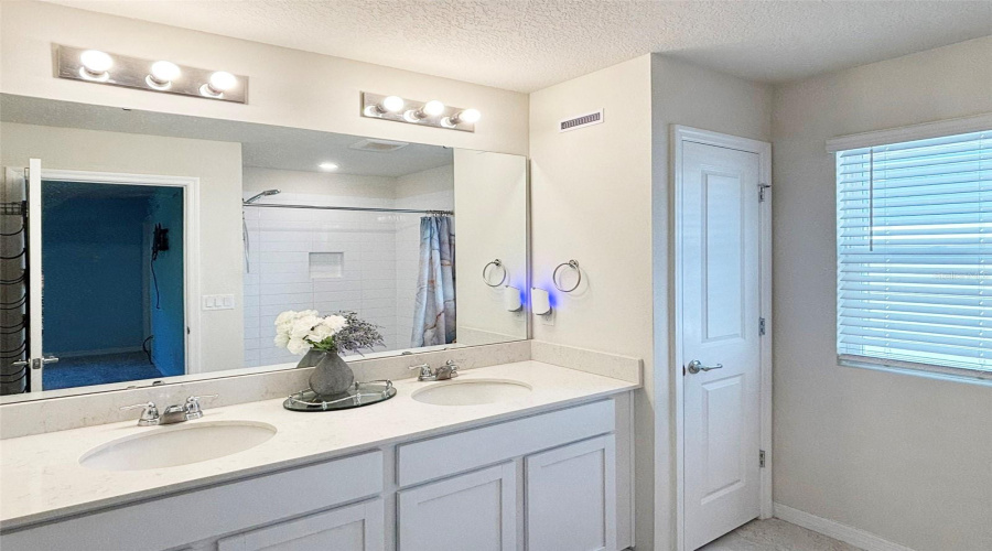 Kissimmee, Florida 34746, 3 Bedroom Bedrooms, ,2 Bathroombathrooms,Residential,For Sale,Sparkling Shell Ave,0,Mfrs5153606