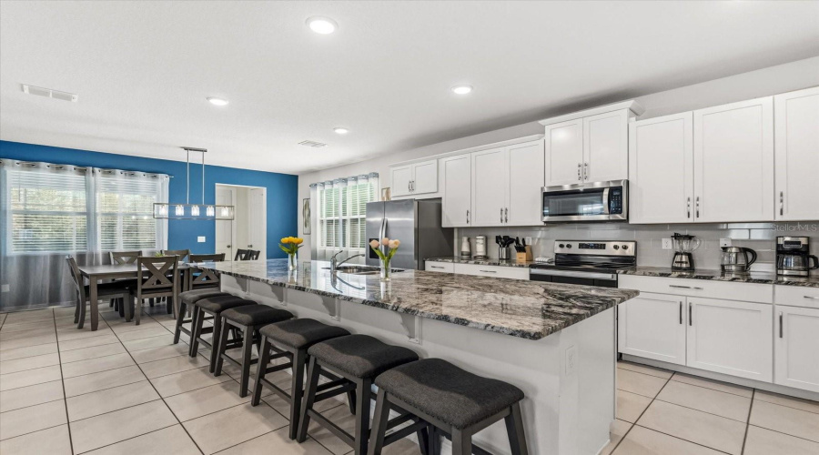 Kissimmee, Florida 34747, 6 Bedroom Bedrooms, ,4 Bathroombathrooms,Residential,For Sale,Tropical Palms,0,Mfro6450986