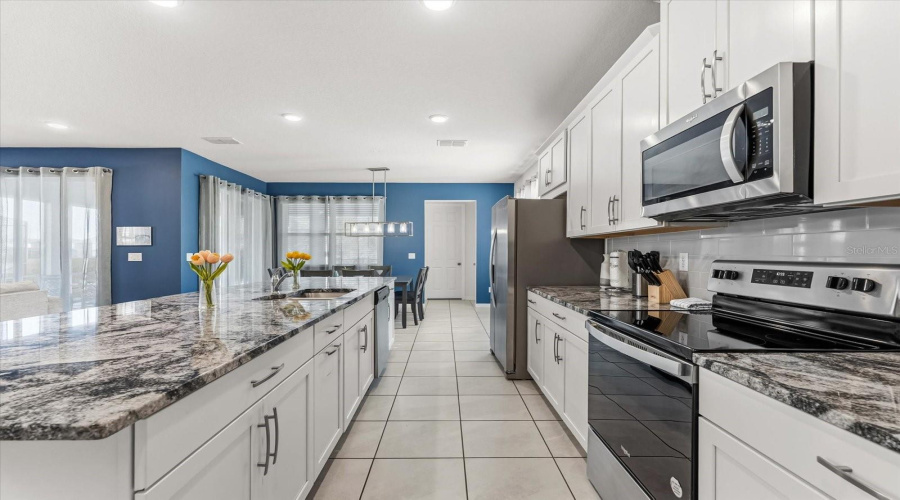 Kissimmee, Florida 34747, 6 Bedroom Bedrooms, ,4 Bathroombathrooms,Residential,For Sale,Tropical Palms,0,Mfro6450986