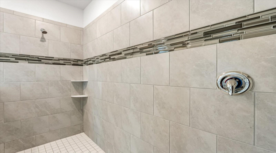 Kissimmee, Florida 34747, 6 Bedroom Bedrooms, ,4 Bathroombathrooms,Residential,For Sale,Tropical Palms,0,Mfro6450986