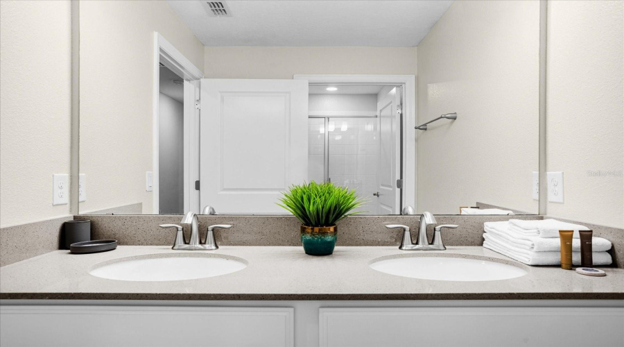 Kissimmee, Florida 34746, 4 Bedroom Bedrooms, ,3 Bathroombathrooms,Residential,For Sale,Dedication,0,Mfro6451195