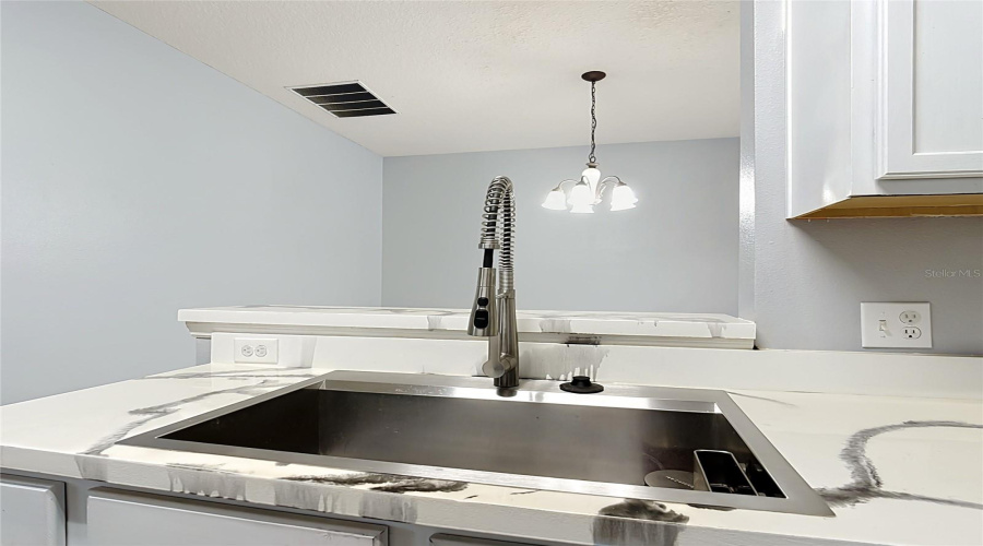 Kissimmee, Florida 34746, 2 Bedroom Bedrooms, ,2 Bathroombathrooms,Residential,For Sale,Grasmere View,0,Mfro6429019