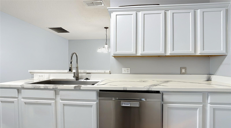 Kissimmee, Florida 34746, 2 Bedroom Bedrooms, ,2 Bathroombathrooms,Residential,For Sale,Grasmere View,0,Mfro6429019