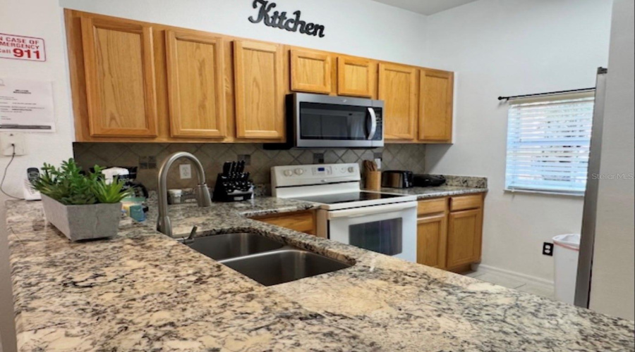 Kissimmee, Florida 34747, 3 Bedroom Bedrooms, ,2 Bathroombathrooms,Residential,For Sale,Yellow Lantana,0,Mfro6451460
