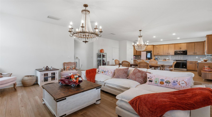 Davenport, Florida 33896, 5 Bedroom Bedrooms, ,2 Bathroombathrooms,Residential,For Sale,Overpool,0,Mfrs5159285