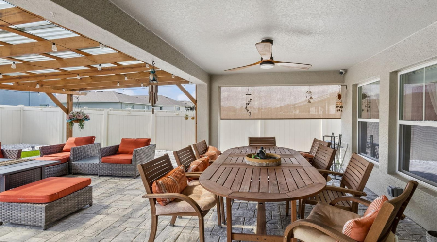 Davenport, Florida 33837, 4 Bedroom Bedrooms, ,2 Bathroombathrooms,Residential,For Sale,Oakwood,0,Mfrs5159910
