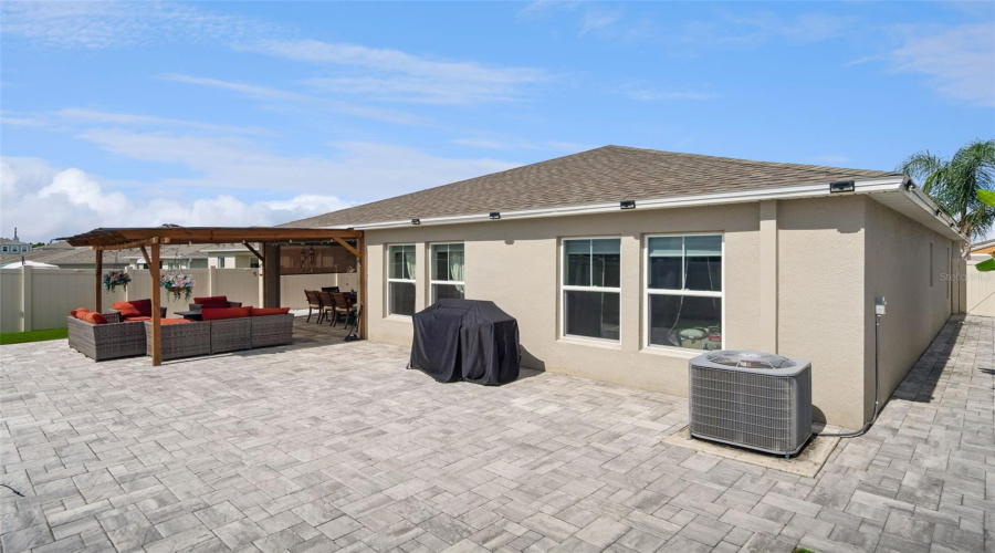 Davenport, Florida 33837, 4 Bedroom Bedrooms, ,2 Bathroombathrooms,Residential,For Sale,Oakwood,0,Mfrs5159910