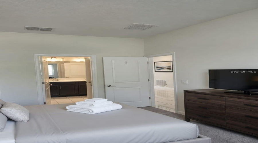 Davenport, Florida 33896, 8 Bedroom Bedrooms, ,5 Bathroombathrooms,Residential,For Sale,Plunker Drive,0,Mfro6451410