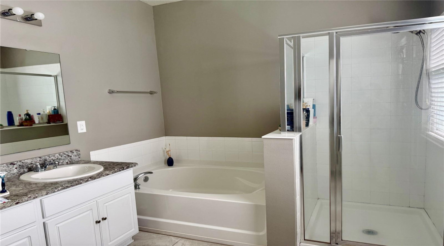 Kissimmee, Florida 34746, 4 Bedroom Bedrooms, ,2 Bathroombathrooms,Residential,For Sale,Boating,0,Mfrs5146545