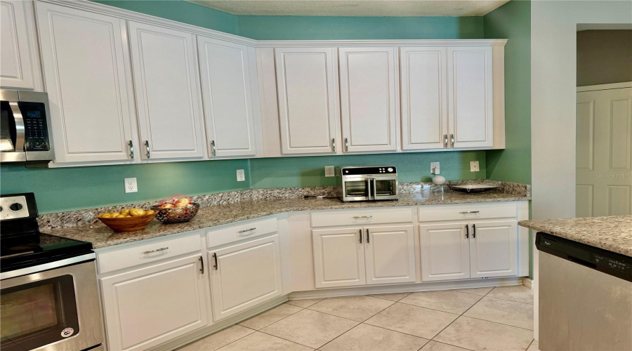 Kissimmee, Florida 34746, 4 Bedroom Bedrooms, ,2 Bathroombathrooms,Residential,For Sale,Boating,0,Mfrs5146545