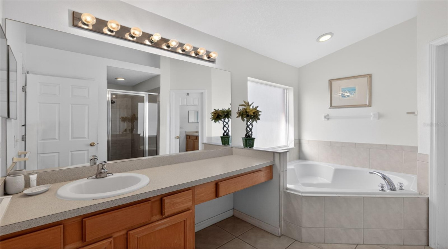 Kissimmee, Florida 34746, 4 Bedroom Bedrooms, ,3 Bathroombathrooms,Residential,For Sale,Seasons,0,Mfro6415764
