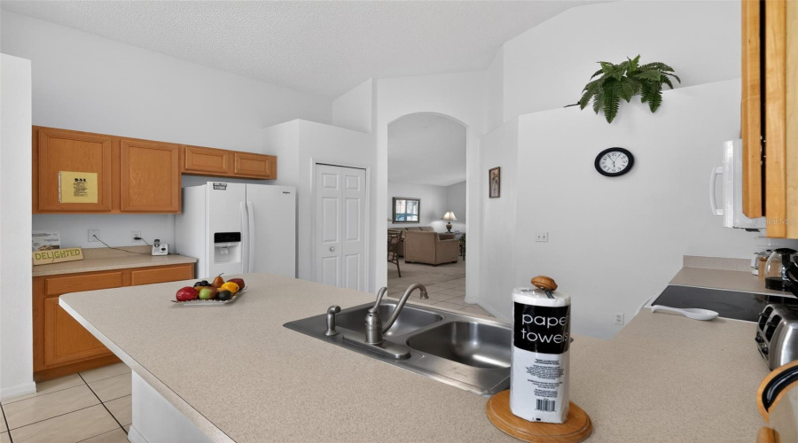 Kissimmee, Florida 34746, 4 Bedroom Bedrooms, ,3 Bathroombathrooms,Residential,For Sale,Seasons,0,Mfro6415764