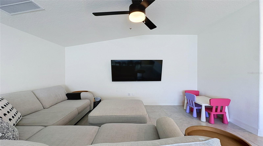 Davenport, Florida 33897, 4 Bedroom Bedrooms, ,2 Bathroombathrooms,Residential,For Sale,Papaya Cir,0,Mfrs5159701