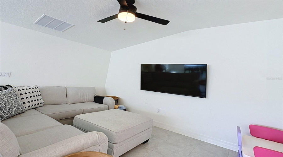 Davenport, Florida 33897, 4 Bedroom Bedrooms, ,2 Bathroombathrooms,Residential,For Sale,Papaya Cir,0,Mfrs5159701
