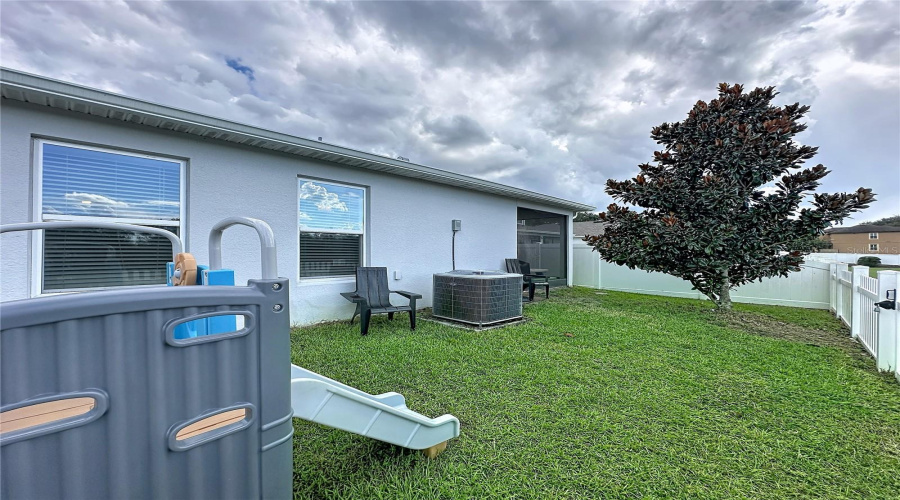 Davenport, Florida 33897, 4 Bedroom Bedrooms, ,2 Bathroombathrooms,Residential,For Sale,Papaya Cir,0,Mfrs5159701