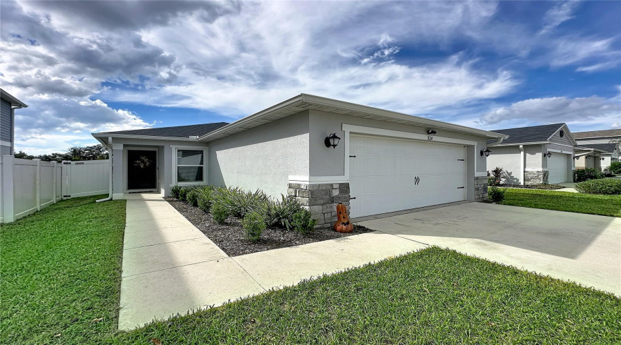 Davenport, Florida 33897, 4 Bedroom Bedrooms, ,2 Bathroombathrooms,Residential,For Sale,Papaya Cir,0,Mfrs5159701