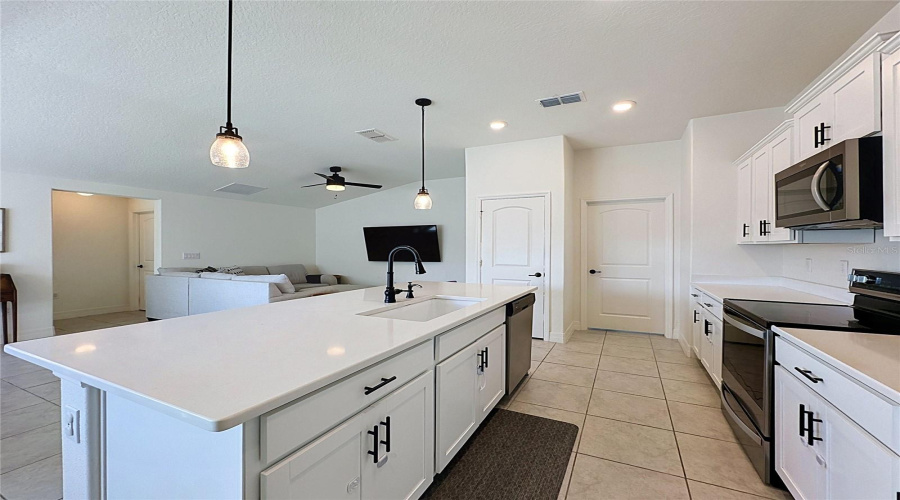 Davenport, Florida 33897, 4 Bedroom Bedrooms, ,2 Bathroombathrooms,Residential,For Sale,Papaya Cir,0,Mfrs5159701