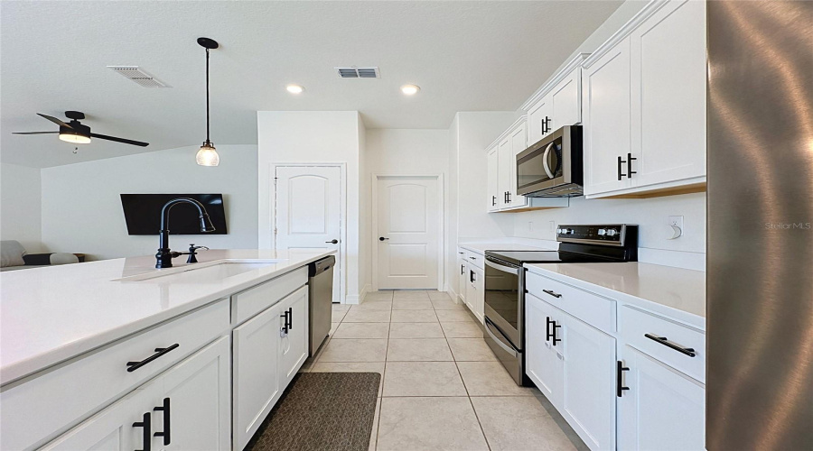 Davenport, Florida 33897, 4 Bedroom Bedrooms, ,2 Bathroombathrooms,Residential,For Sale,Papaya Cir,0,Mfrs5159701