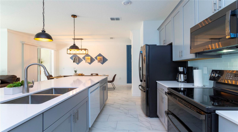 Kissimmee, Florida 34746, 4 Bedroom Bedrooms, ,3 Bathroombathrooms,Residential,For Sale,Penelope,0,Mfrs5142974