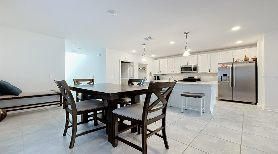Kissimmee, Florida 34746, 5 Bedroom Bedrooms, ,2 Bathroombathrooms,Residential,For Sale,Twisted Twig,0,Mfrs5159982