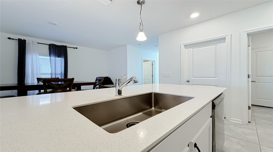Kissimmee, Florida 34746, 5 Bedroom Bedrooms, ,2 Bathroombathrooms,Residential,For Sale,Twisted Twig,0,Mfrs5159982