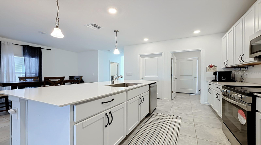 Kissimmee, Florida 34746, 5 Bedroom Bedrooms, ,2 Bathroombathrooms,Residential,For Sale,Twisted Twig,0,Mfrs5159982