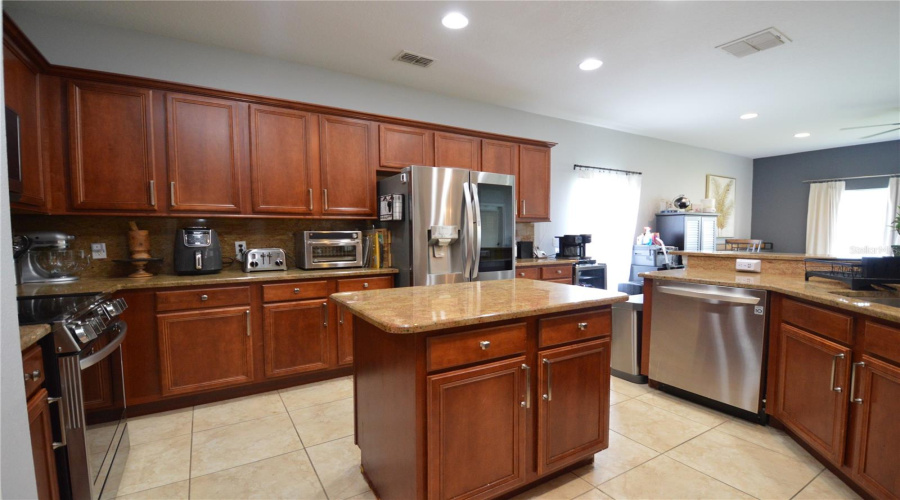 Kissimmee, Florida 34746, 5 Bedroom Bedrooms, ,4 Bathroombathrooms,Residential,For Sale,Shoreside,0,Mfrs5157578