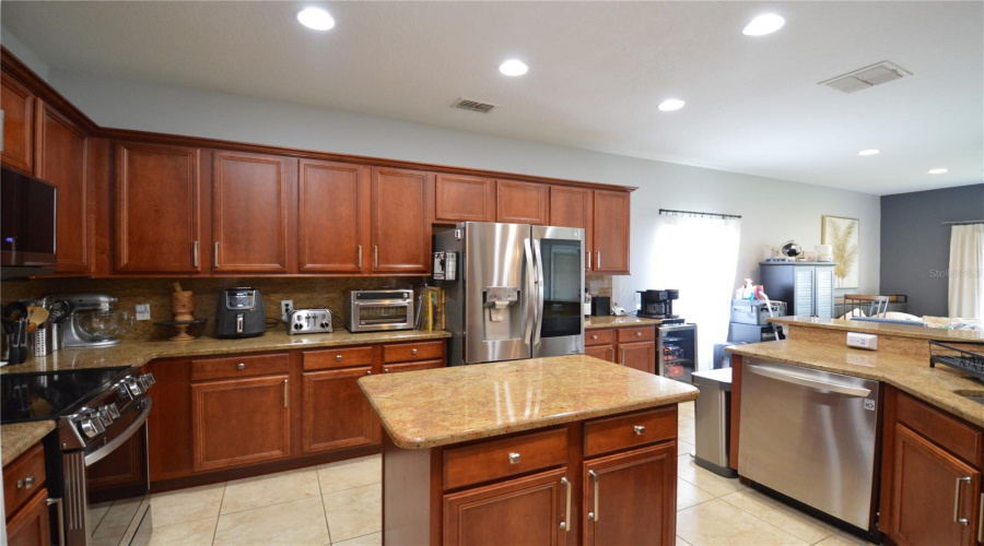 Kissimmee, Florida 34746, 5 Bedroom Bedrooms, ,4 Bathroombathrooms,Residential,For Sale,Shoreside,0,Mfrs5157578