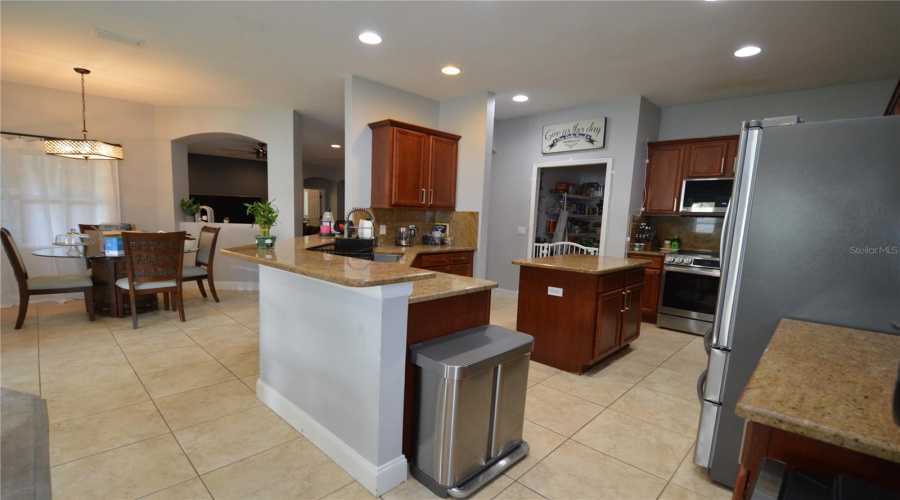 Kissimmee, Florida 34746, 5 Bedroom Bedrooms, ,4 Bathroombathrooms,Residential,For Sale,Shoreside,0,Mfrs5157578