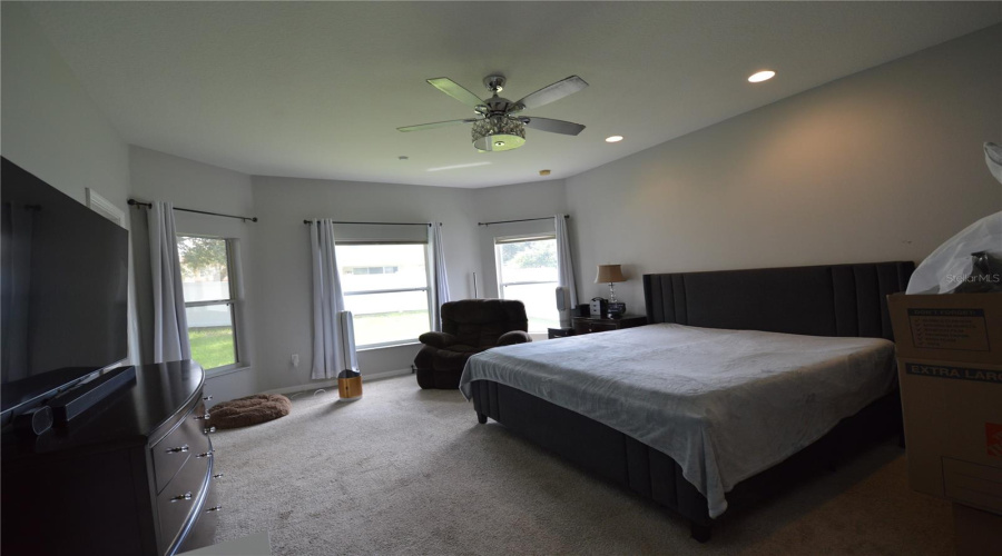 Kissimmee, Florida 34746, 5 Bedroom Bedrooms, ,4 Bathroombathrooms,Residential,For Sale,Shoreside,0,Mfrs5157578