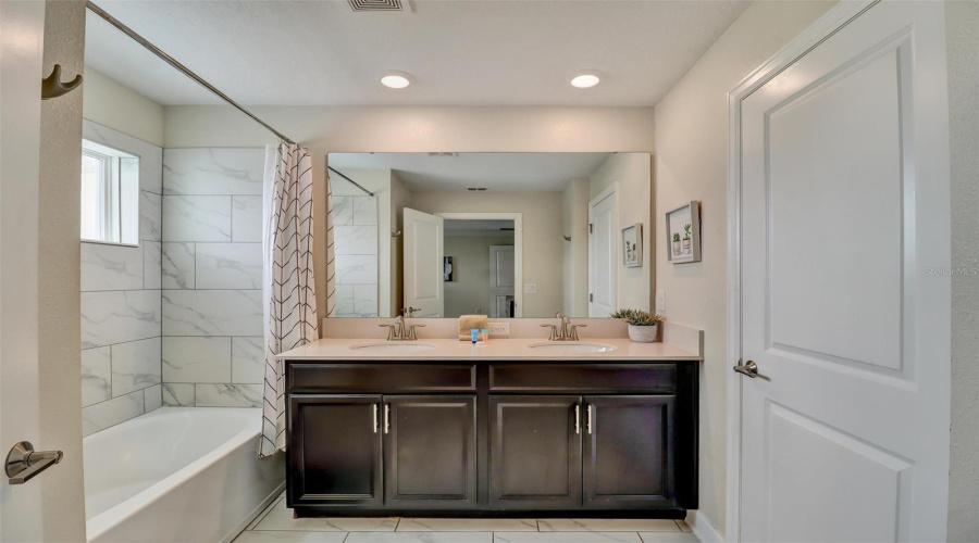 Davenport, Florida 33896, 4 Bedroom Bedrooms, ,3 Bathroombathrooms,Residential,For Sale,Challenge,0,Mfro6451146