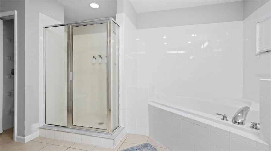 Kissimmee, Florida 34747, 3 Bedroom Bedrooms, ,2 Bathroombathrooms,Residential,For Sale,Pirates Retreat,0,Mfro6272109