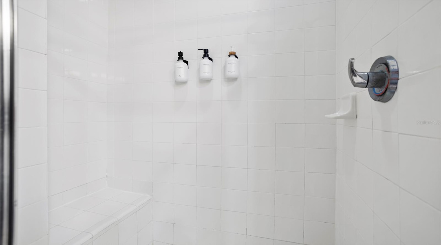 Kissimmee, Florida 34747, 3 Bedroom Bedrooms, ,2 Bathroombathrooms,Residential,For Sale,Pirates Retreat,0,Mfro6272109