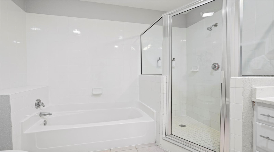 Kissimmee, Florida 34747, 3 Bedroom Bedrooms, ,2 Bathroombathrooms,Residential,For Sale,Pirates Retreat,0,Mfro6272109