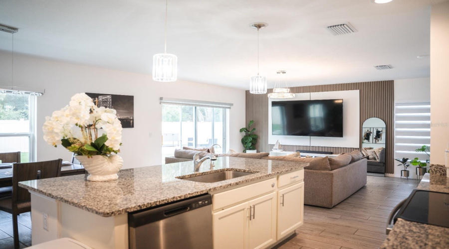 Kissimmee, Florida 34746, 4 Bedroom Bedrooms, ,3 Bathroombathrooms,Residential,For Sale,Royal Point,0,Mfro6442495