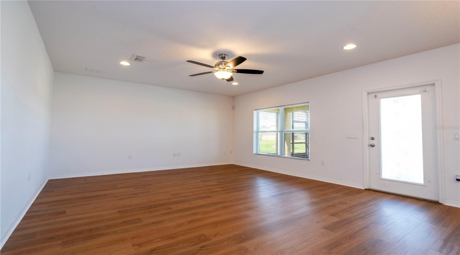 Kissimmee, Florida 34746, 4 Bedroom Bedrooms, ,2 Bathroombathrooms,Residential,For Sale,Light Port Way,0,Mfro6425281