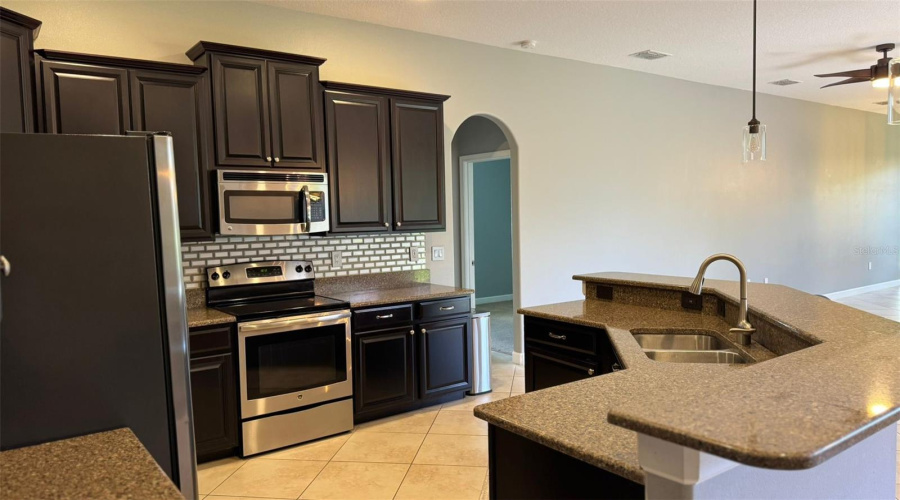Davenport, Florida 33896, 4 Bedroom Bedrooms, ,4 Bathroombathrooms,Residential,For Sale,Deuce,0,Mfro6450492