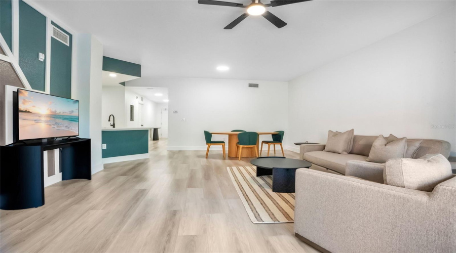 Orlando, Florida 32821, 3 Bedroom Bedrooms, ,3 Bathroombathrooms,Residential,For Sale,Worldquest,0,Mfrtb8481355