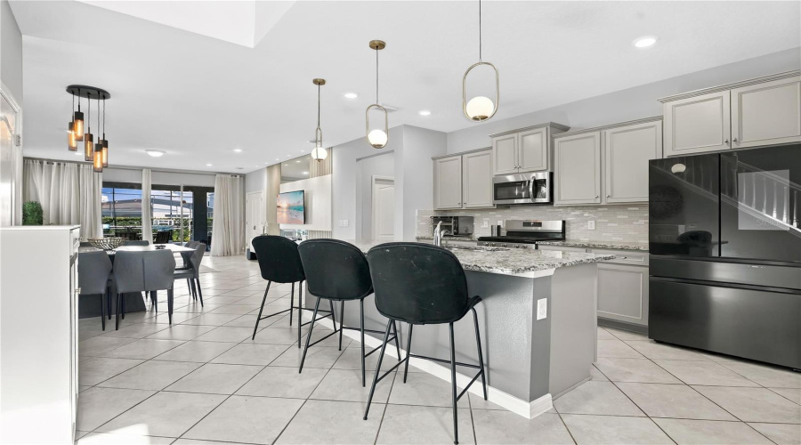 Davenport, Florida 33837, 6 Bedroom Bedrooms, ,4 Bathroombathrooms,Residential,For Sale,Oakmoss,0,Mfro6450882