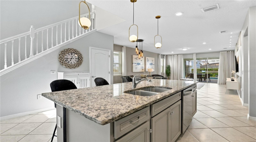 Davenport, Florida 33837, 6 Bedroom Bedrooms, ,4 Bathroombathrooms,Residential,For Sale,Oakmoss,0,Mfro6450882