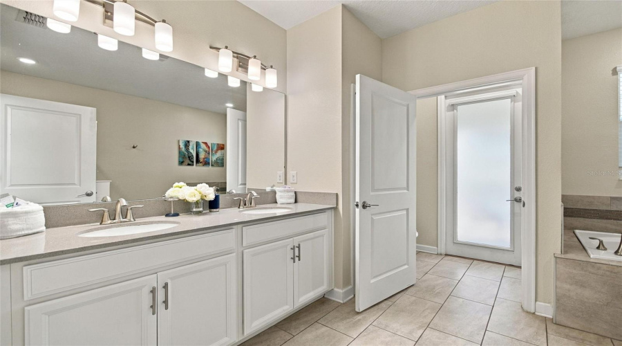 Davenport, Florida 33896, 8 Bedroom Bedrooms, ,5 Bathroombathrooms,Residential,For Sale,Pebble Beach,0,Mfrs5160003